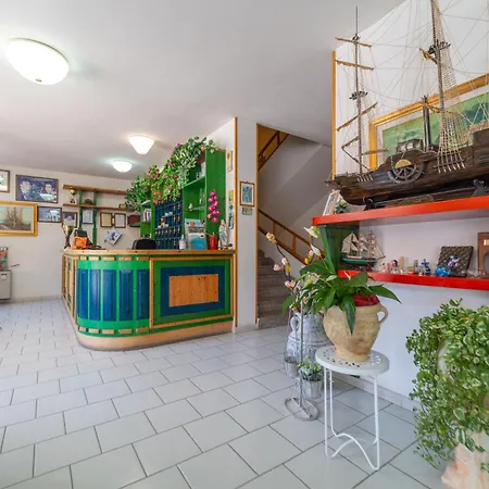 מלון Panorama באדזי